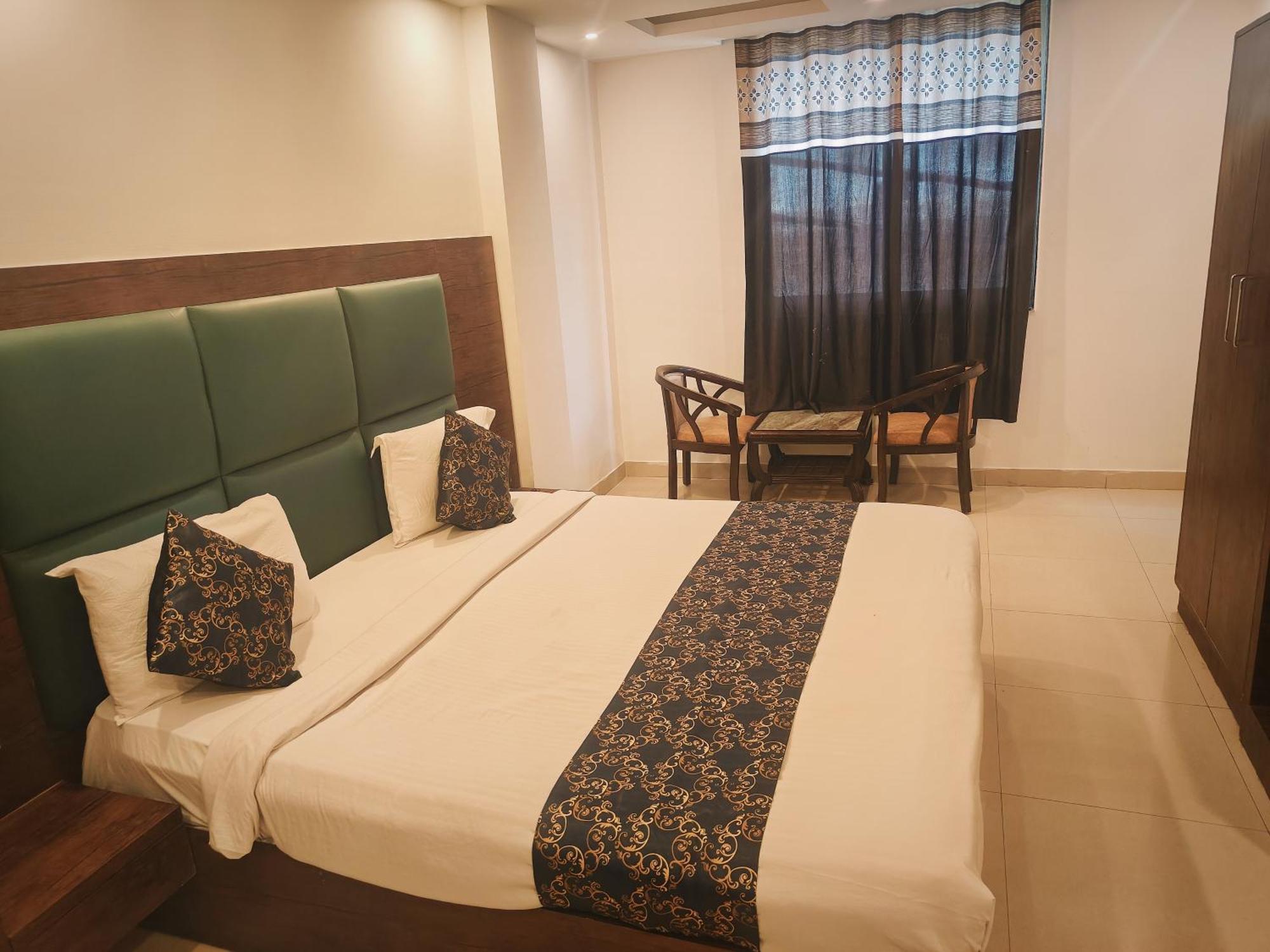 Hotel Z Black Plaza Near Igi Airport Delhi 4*