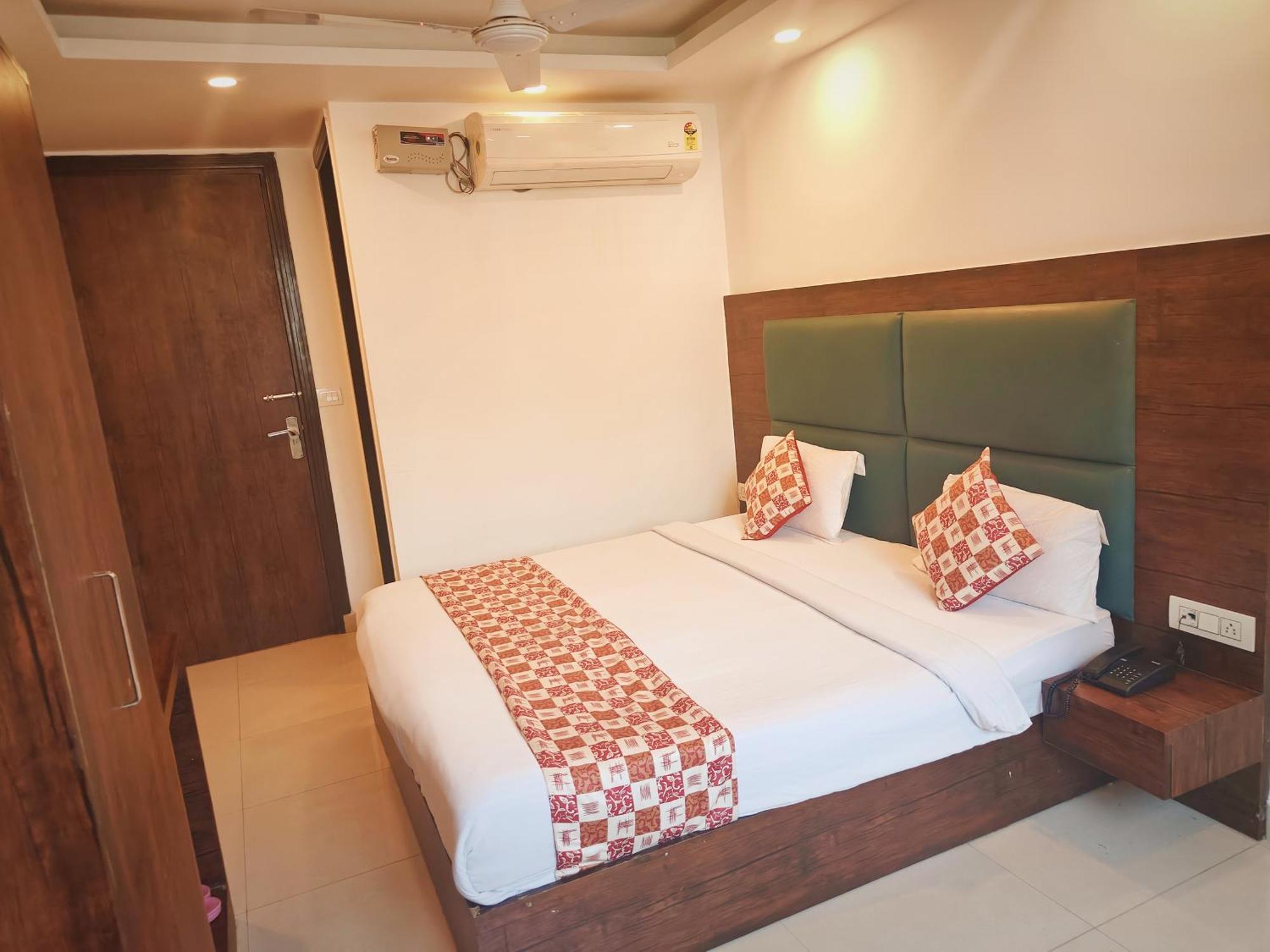 Hotel Z Black Plaza Near Igi Airport Delhi New Delhi