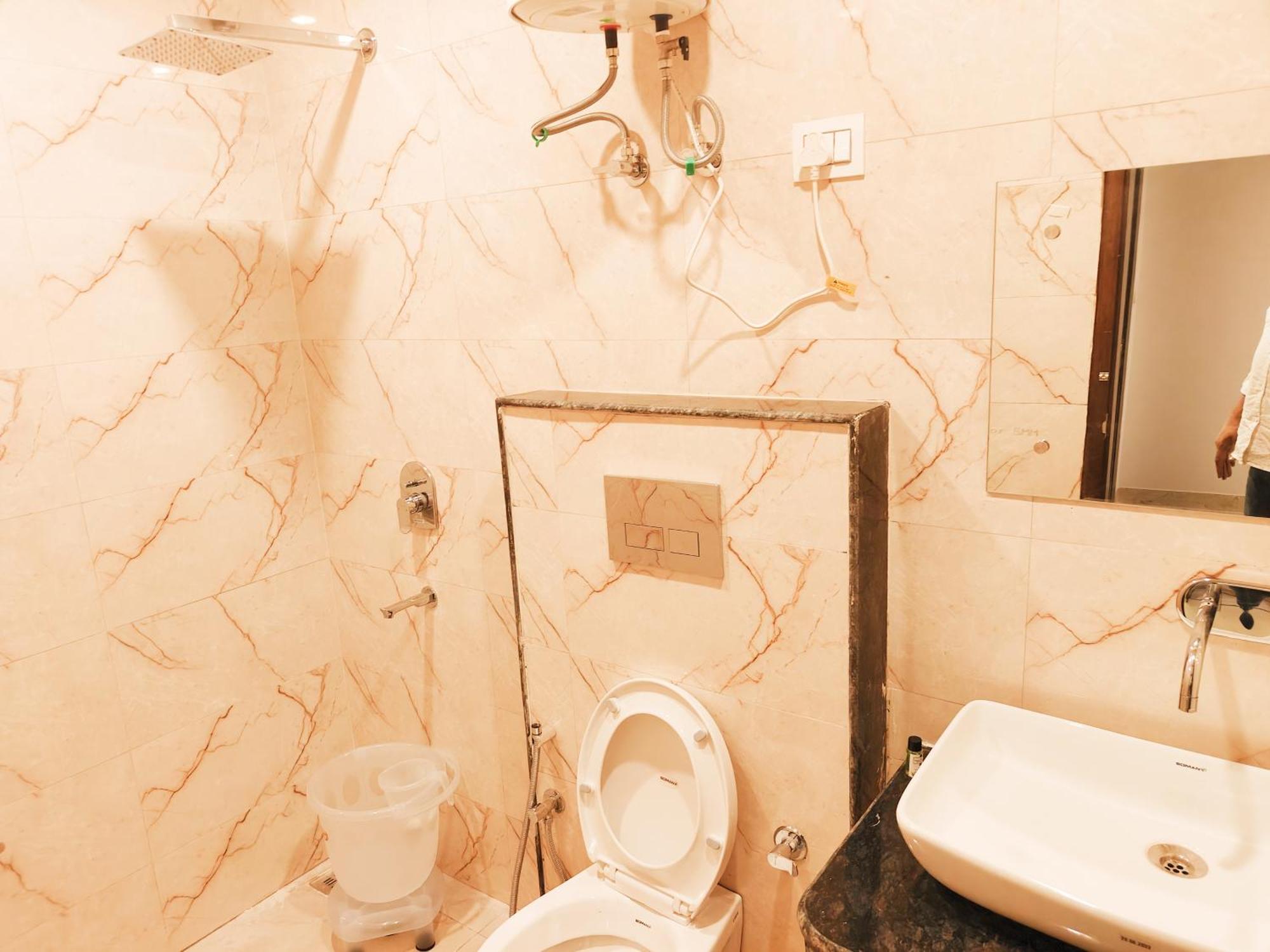 Hotel Z Black Plaza Near Igi Airport Delhi New Delhi